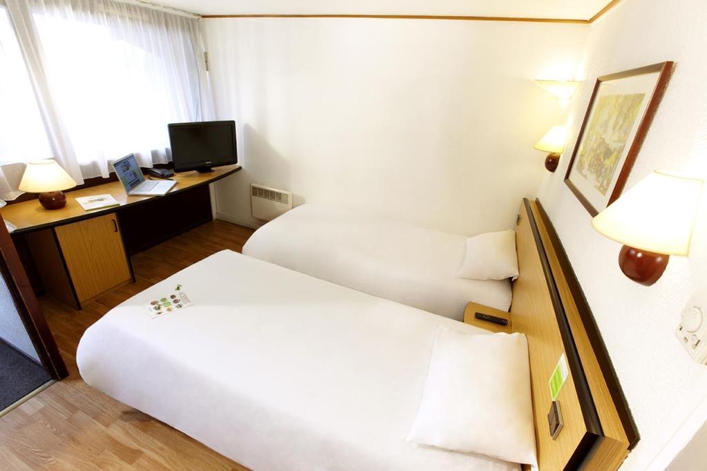 Campanile Pau Est-Bizanos Hotel Eksteriør billede
